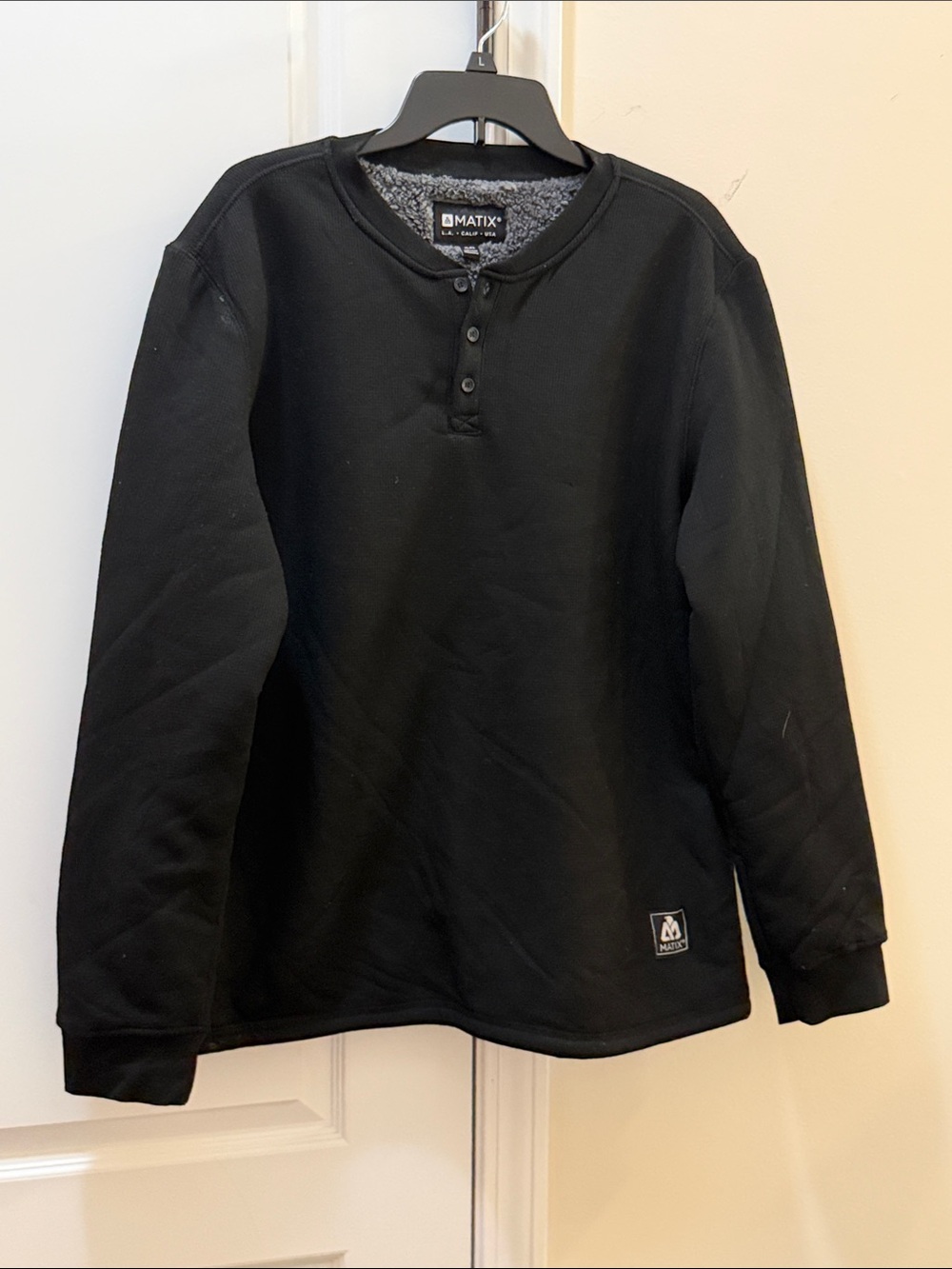 Matix Long Sleeve Black Pullover 3 Button Sherpa Lined Thermal Henley XL NWOT